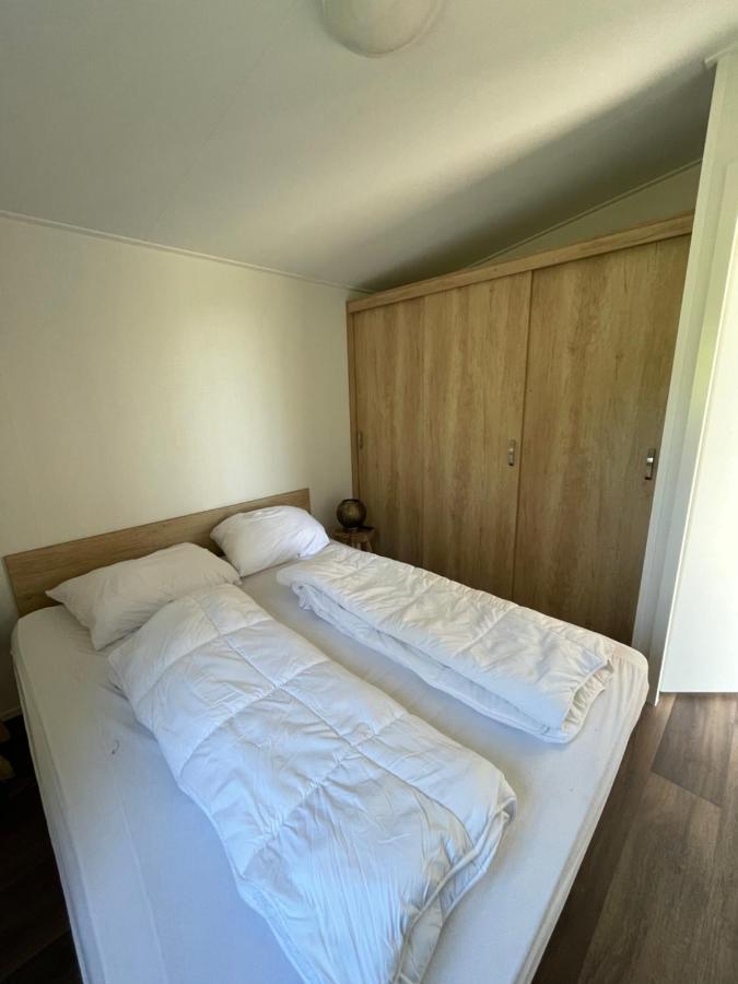 Camping De Duinhoeve Chalet Zeeland Not For Companies 버그함스테드 외부 사진