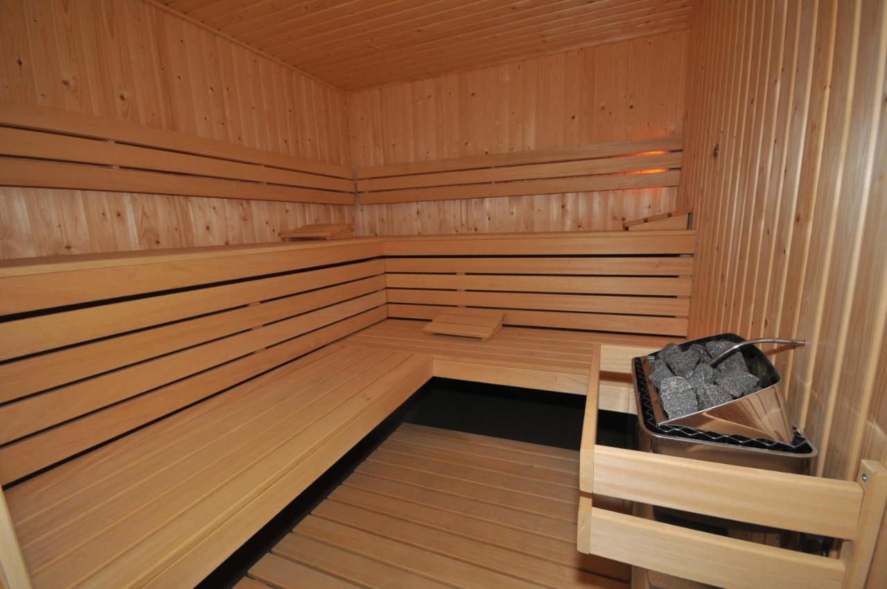 Camping De Duinhoeve Chalet Zeeland Not For Companies 버그함스테드 외부 사진